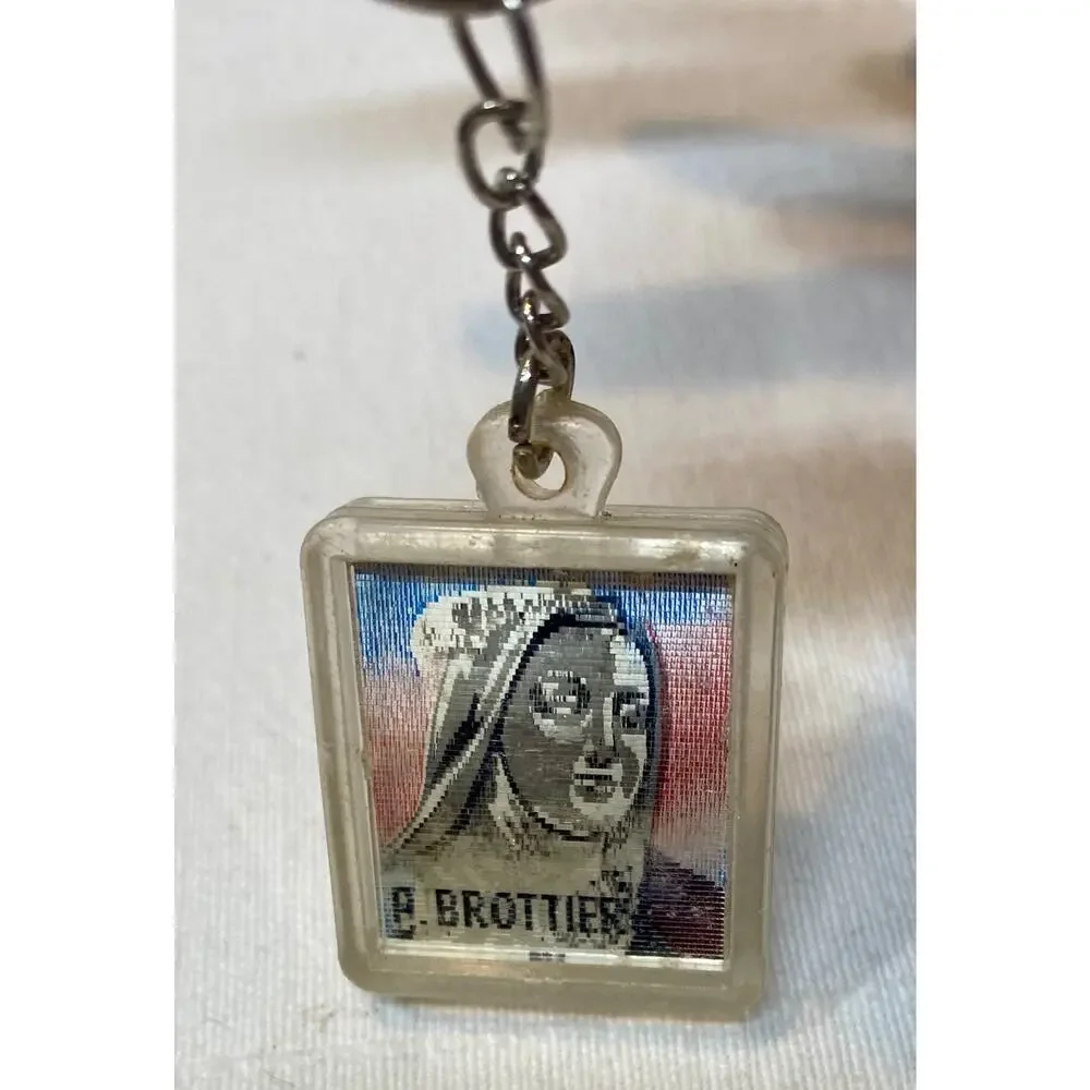 orphelins apprentis d'auteuil flicker keychain 40 R. La Fontaine Paris 16